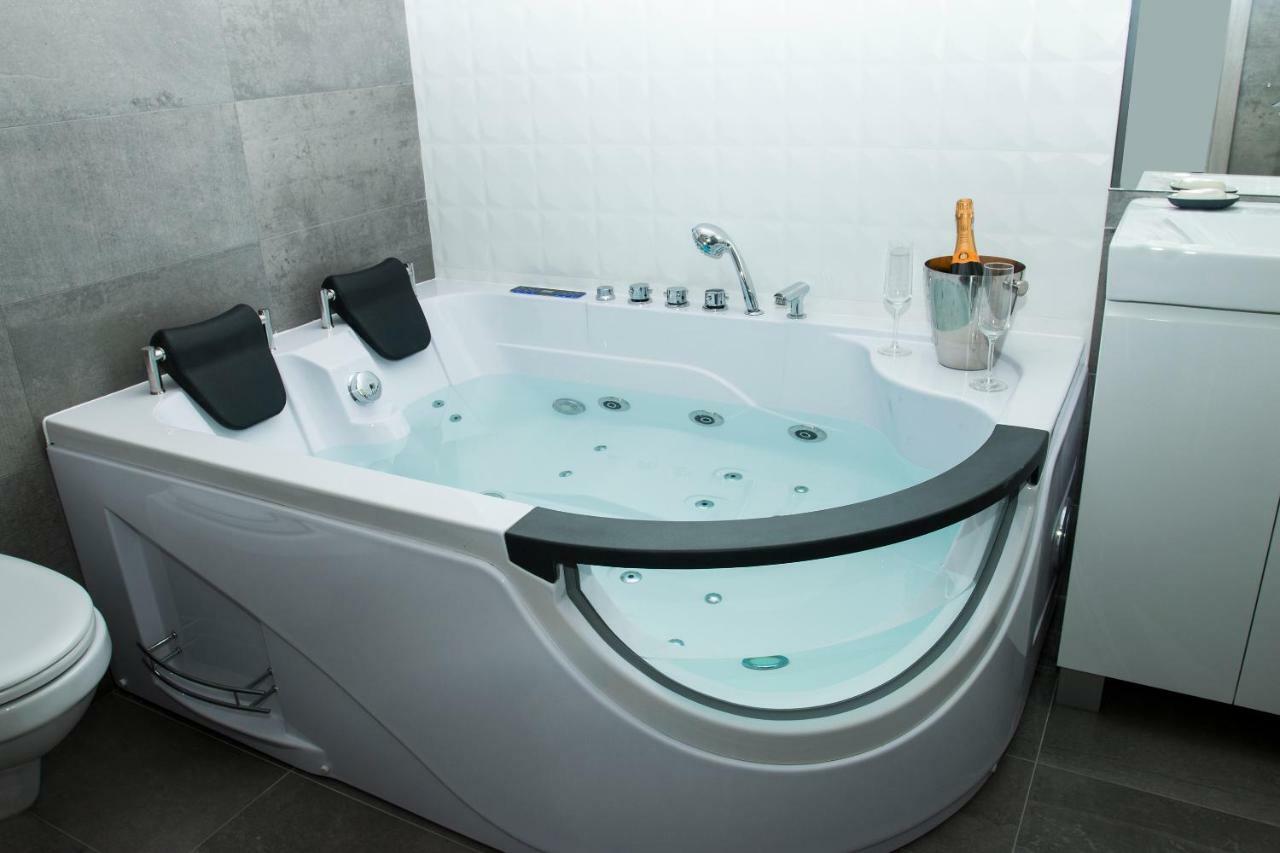 Leo Apartments Main Square Krakow Luaran gambar